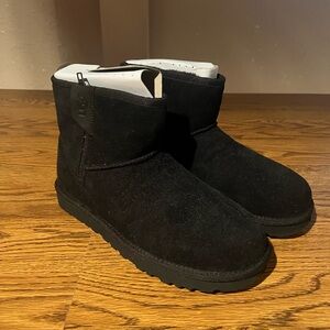 UGG Mini Bailey Zip Boots